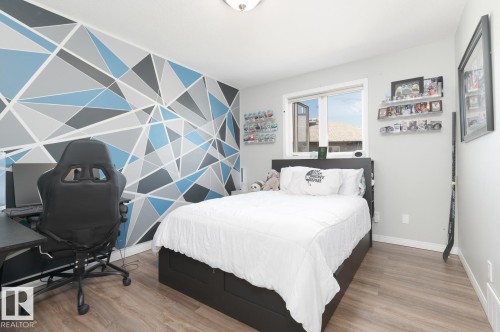 29 Haney Landing, Spruce Grove, AB - Indoor Photo Showing Bedroom