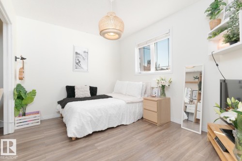 29 Haney Landing, Spruce Grove, AB - Indoor Photo Showing Bedroom