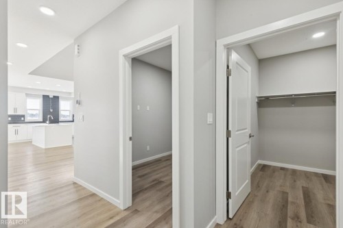 2647 5 Avenue, Edmonton, AB - Indoor Photo Showing Other Room