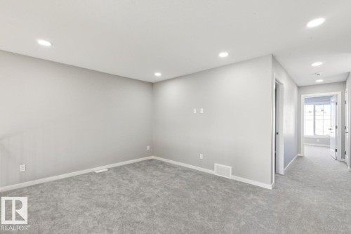 2647 5 Avenue, Edmonton, AB - Indoor Photo Showing Other Room