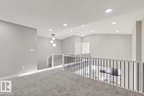 2647 5 Avenue, Edmonton, AB - Indoor Photo Showing Other Room