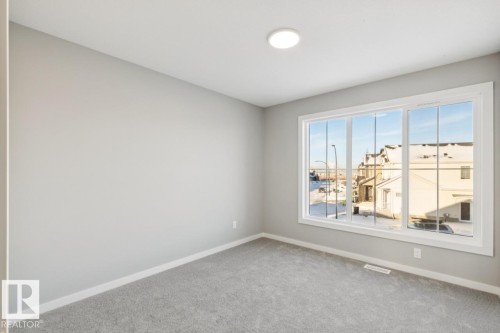 2647 5 Avenue, Edmonton, AB - Indoor Photo Showing Other Room