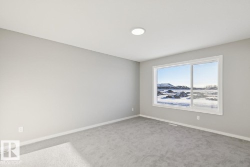 2647 5 Avenue, Edmonton, AB - Indoor Photo Showing Other Room