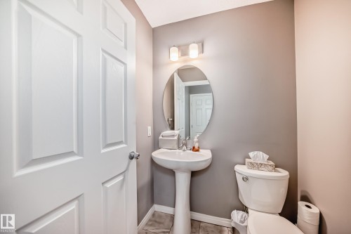 46 4029 Orchards Drive, Edmonton, AB - Indoor Photo Showing Bathroom