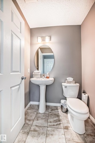 46 4029 Orchards Drive, Edmonton, AB - Indoor Photo Showing Bathroom