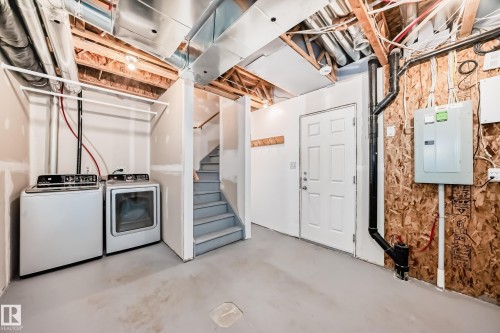46 4029 Orchards Drive, Edmonton, AB - Indoor Photo Showing Laundry Room