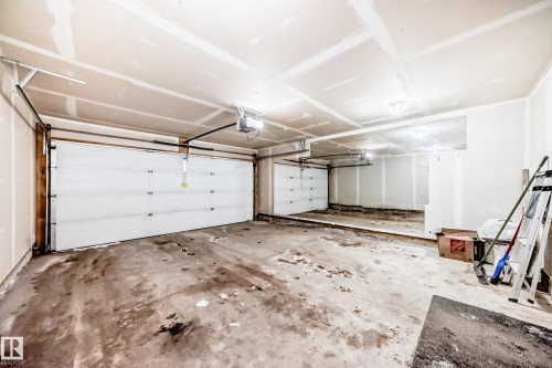 46 4029 Orchards Drive, Edmonton, AB - Indoor Photo Showing Garage