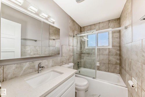 12205 37 Street, Edmonton, AB - Indoor Photo Showing Bathroom