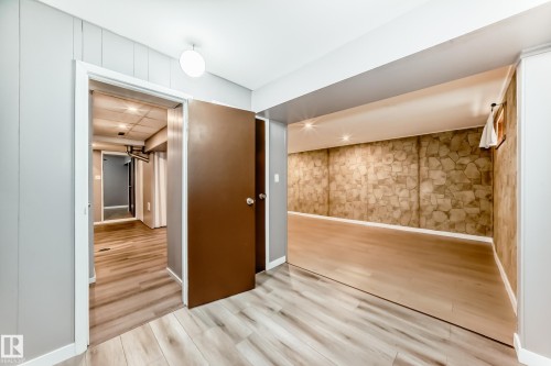 12205 37 Street, Edmonton, AB - Indoor Photo Showing Other Room