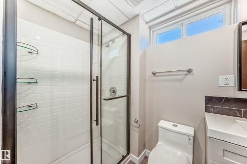 12205 37 Street, Edmonton, AB - Indoor Photo Showing Bathroom