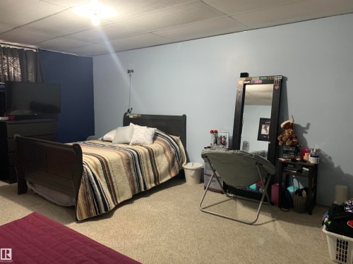 4828 52 Avenue, Viking, AB - Indoor Photo Showing Bedroom