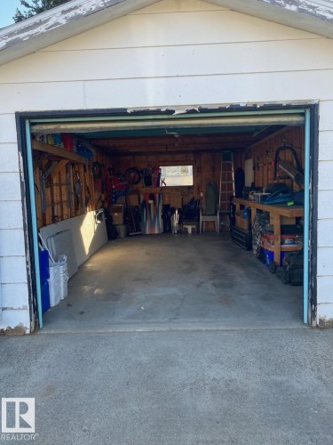 4828 52 Avenue, Viking, AB - Outdoor