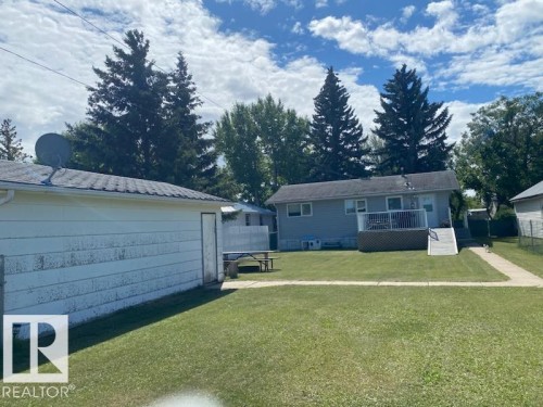 4828 52 Avenue, Viking, AB - Outdoor