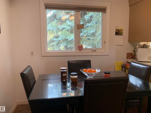 4828 52 Avenue, Viking, AB - Indoor