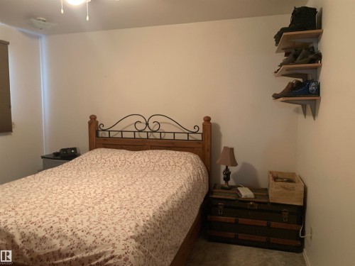 4828 52 Avenue, Viking, AB - Indoor Photo Showing Bedroom