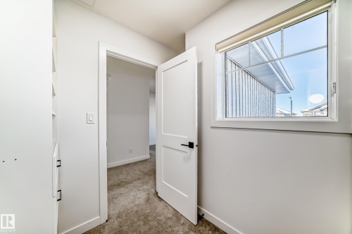 9219 183 Avenue, Edmonton, AB - Indoor Photo Showing Other Room
