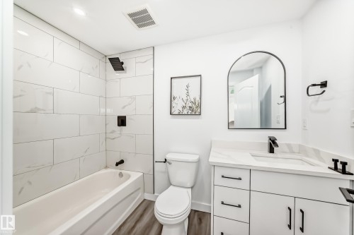 9219 183 Avenue, Edmonton, AB - Indoor Photo Showing Bathroom