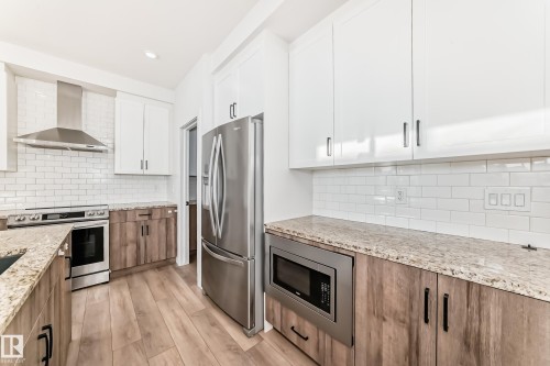9219 183 Avenue, Edmonton, AB - Indoor Photo Showing Kitchen With Upgraded Kitchen