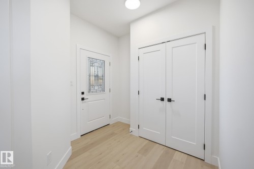 68 Hemingway Crescent, Spruce Grove, AB - Indoor Photo Showing Other Room