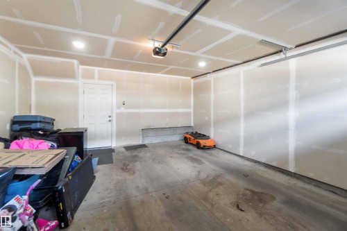 22778 97 Avenue, Edmonton, AB - Indoor Photo Showing Garage