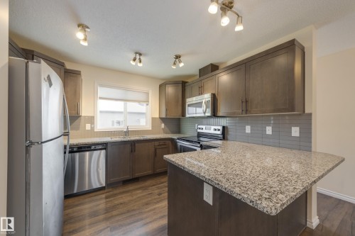 1438 Watt Drive, Edmonton, AB - Indoor Photo Showing Kitchen With Upgraded Kitchen