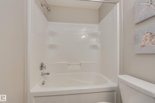 1438 Watt Drive, Edmonton, AB - Indoor Photo Showing Bathroom