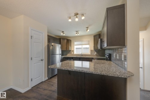 1438 Watt Drive, Edmonton, AB - Indoor Photo Showing Kitchen