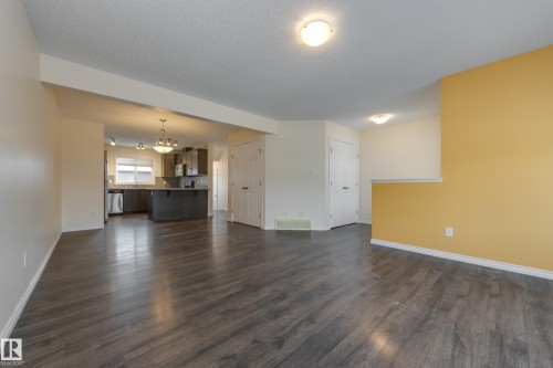 1438 Watt Drive, Edmonton, AB - Indoor Photo Showing Living Room