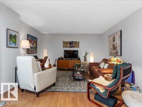409 10175 114 Street, Edmonton, AB - Indoor Photo Showing Living Room