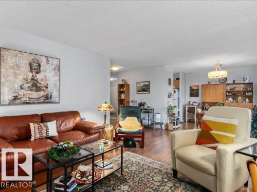 409 10175 114 Street, Edmonton, AB - Indoor Photo Showing Living Room