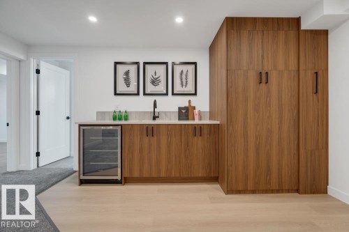 6408 88 Avenue, Edmonton, AB - Indoor Photo Showing Other Room