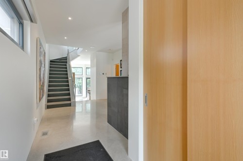 50 Sylvancroft Lane, Edmonton, AB - Indoor Photo Showing Other Room