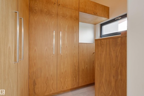 50 Sylvancroft Lane, Edmonton, AB - Indoor Photo Showing Bedroom