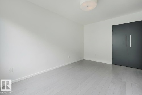 50 Sylvancroft Lane, Edmonton, AB - Indoor Photo Showing Bedroom