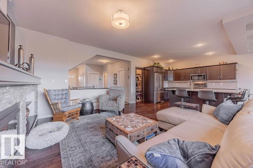1019 Coopers Hawk Link Link, Edmonton, AB - Indoor Photo Showing Living Room