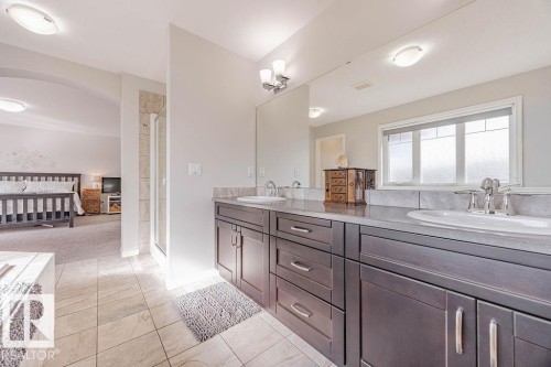 1019 Coopers Hawk Link Link, Edmonton, AB - Indoor Photo Showing Bathroom