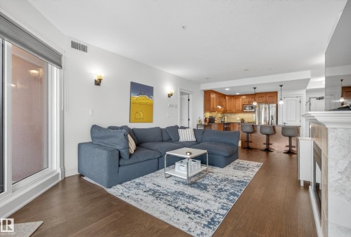 603 10142 111 Street, Edmonton, AB - Indoor Photo Showing Living Room