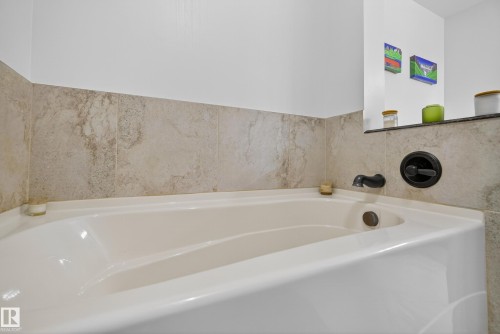 603 10142 111 Street, Edmonton, AB - Indoor Photo Showing Bathroom