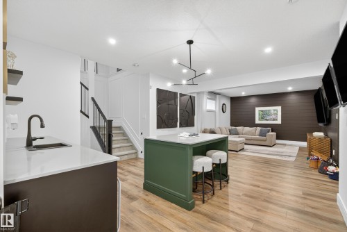 7 Jubilation Drive, St. Albert, AB - Indoor Photo Showing Kitchen