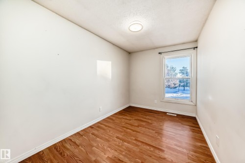 531 Abbottsfield Road, Edmonton, AB - Indoor Photo Showing Other Room