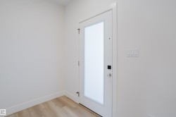 2807 191 Street  Edmonton, AB T6M 3C3