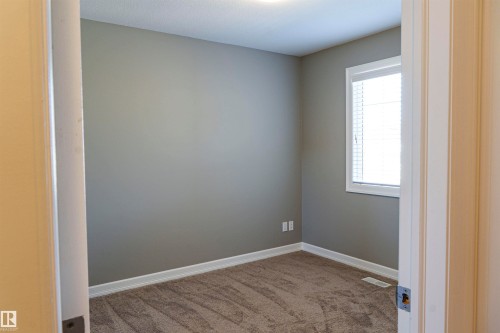 3307 Hilton Crescent, Edmonton, AB - Indoor Photo Showing Other Room