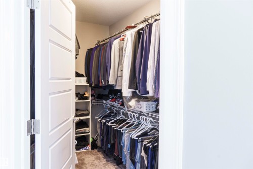 3307 Hilton Crescent, Edmonton, AB - Indoor With Storage