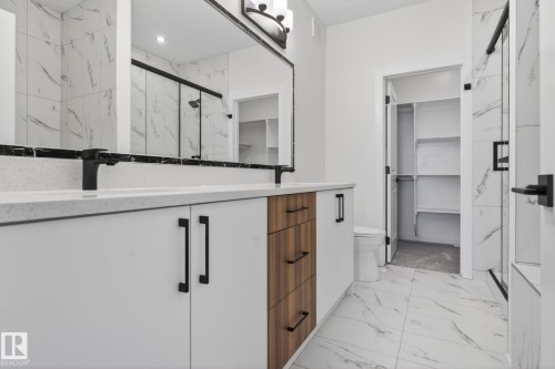 159 Pierwyck Loop, Spruce Grove, AB - Indoor Photo Showing Bathroom