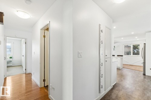 6412 36 Avenue, Edmonton, AB - Indoor Photo Showing Other Room