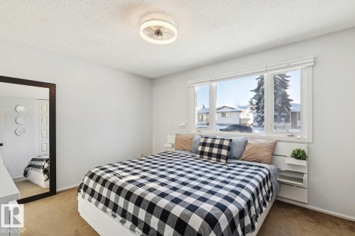 6412 36 Avenue, Edmonton, AB - Indoor Photo Showing Bedroom
