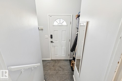 6412 36 Avenue, Edmonton, AB - Indoor Photo Showing Other Room