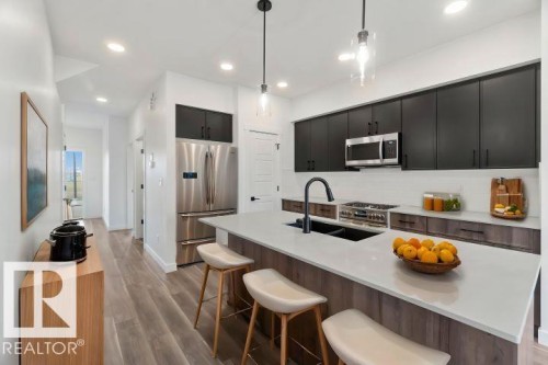 1015 Aster Boulevard, Edmonton, AB - Indoor Photo Showing Kitchen With Upgraded Kitchen