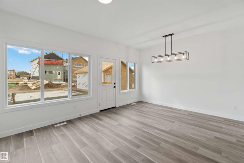 1015 Aster Boulevard, Edmonton, AB - Indoor Photo Showing Other Room