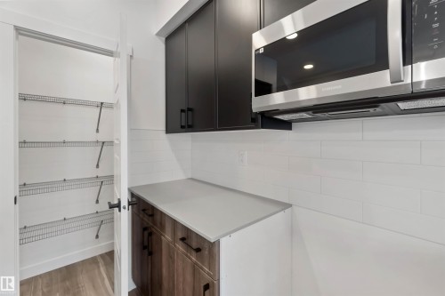 1015 Aster Boulevard, Edmonton, AB - Indoor Photo Showing Other Room